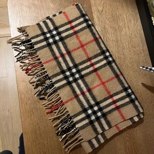 BURBERRY classic Nova print cashemere scarf